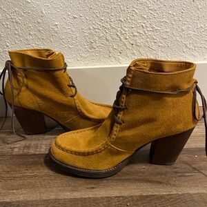 Latigo Freida Lace Up ankle boots, suede leather yellow brown